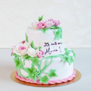 Tort Flori elegante si iedera Tort Flori elegante si iedera