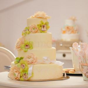 Tort de nunta Orhidee si dantela Tort de nunta Orhidee si dantela