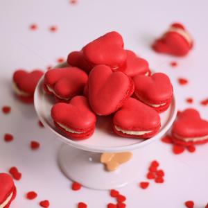 Macaron Inima capsuni Macaron Inima capsuni