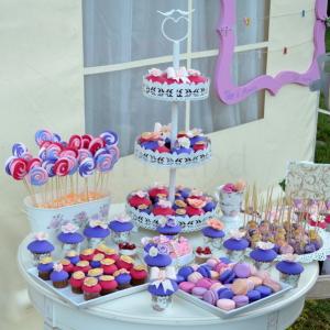 Candy bar nunta Fuchsia, roz, mov si lila Candy bar nunta Fuchsia, roz, mov si lila
