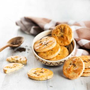 Biscuiti sarati cu chimen Biscuiti sarati cu chimen