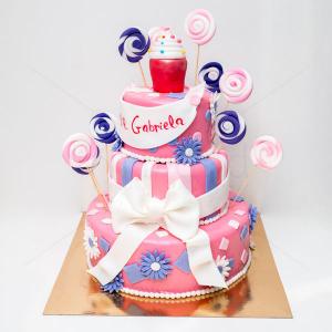 Tort Cupcake, acadele si flori colorate Tort Cupcake, acadele si flori colorate