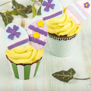Cupcake Oua colorate de Paste Cupcake Oua colorate de Paste