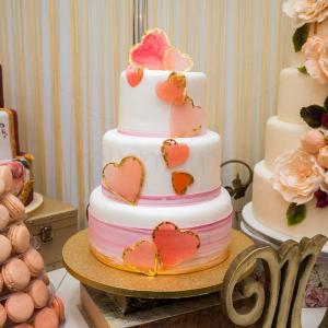 Tort Inimioare isomalt si foita de aur Tort Inimioare isomalt si foita de aur