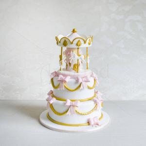 Tort Carusel elegant roz Tort Carusel elegant roz