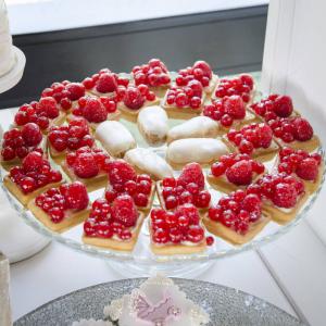 Mini Tarte fructe de padure Mini Tarte fructe de padure