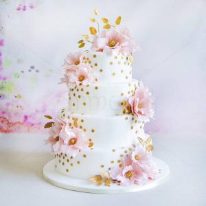 Tort nunta Flori roz pastel