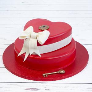 Tort Inima cu cheie 2 etaje Tort Inima cu cheie 2 etaje
