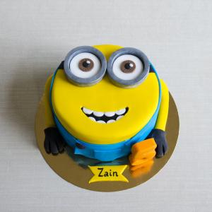 Tort Personalizat Forma Minion Tort Personalizat Forma Minion
