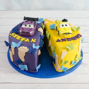 Tort pentru Gemeni Masinute Colorate Tort pentru Gemeni Masinute Colorate