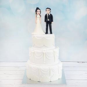 Tort Nunta Alb Pur si Figurine Tort Nunta Alb Pur si Figurine