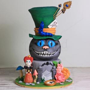 Tort Halloween Alice in Tara Minunilor Tort Halloween Alice in Tara Minunilor