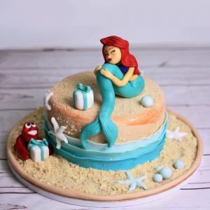 Tort Mica Sirena Ariel pe plaja