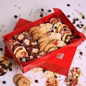Pachet mendiantes, ciocolata si cookies Pachet mendiantes, ciocolata si cookies