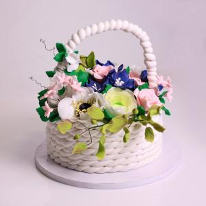 Tort Cosulet cu flori Tort Cosulet cu flori