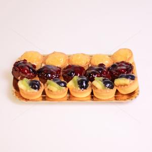 Platou mic mini tarte cu fructe Platou mic mini tarte cu fructe