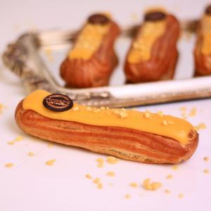 Ecler cu piure de mango si fructul pasiunii Ecler cu piure de mango si fructul pasiunii