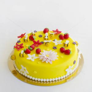 Tort Galben cu figurine Tort Galben cu figurine
