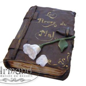 Tort Carte cu trandafir alb Tort Carte cu trandafir alb