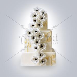 Tort de nunta ivory Cascada anemone albe