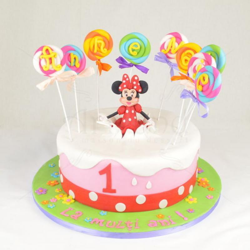 Tort Minnie Mouse cu acadele colorate