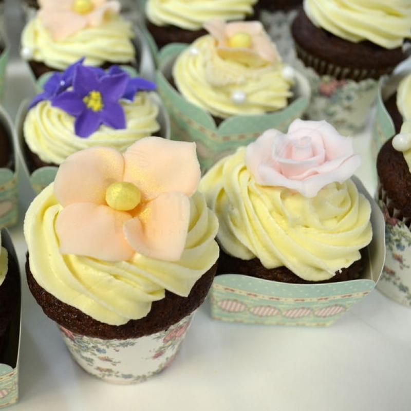 Cupcakes floricele colorate