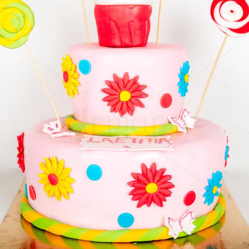 Tort Cupcake si acadele colorate