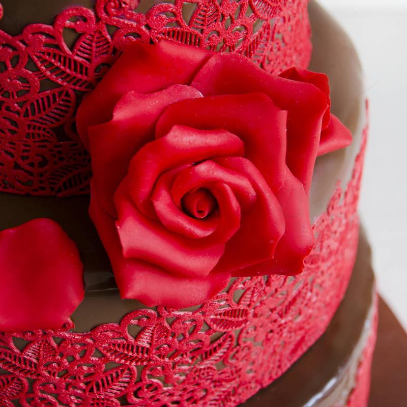 Tort Chocolate and roses