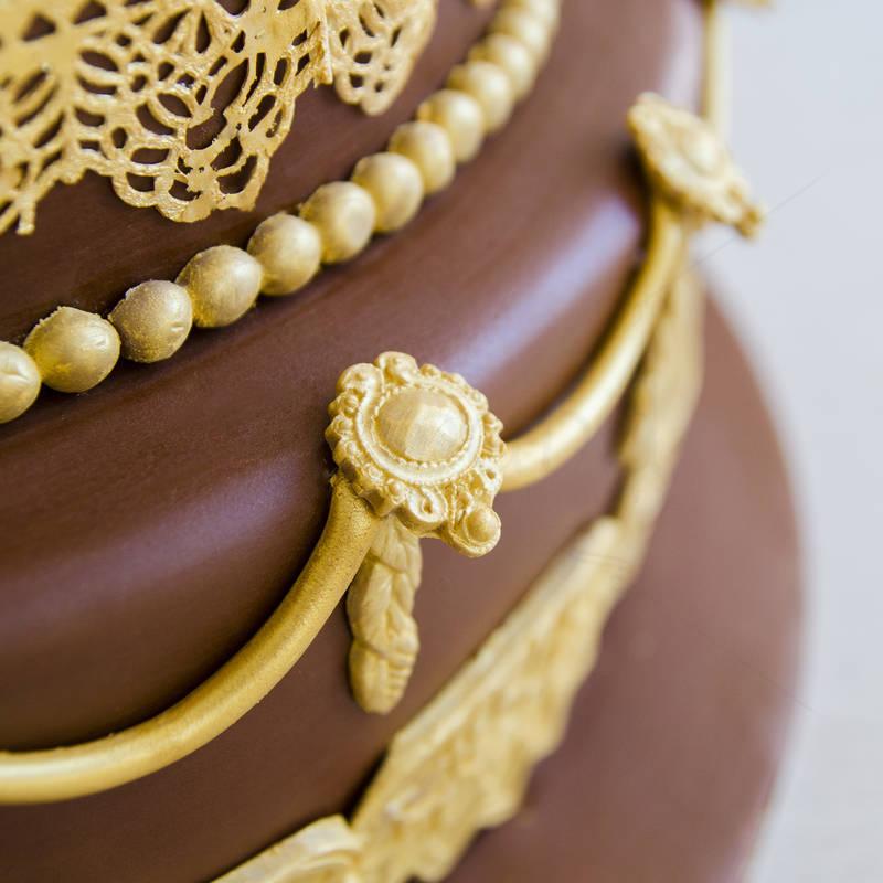 Tort Chocolate and Gold