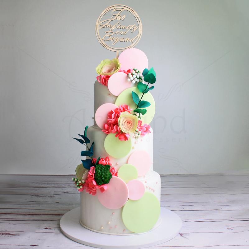 Tort Luxury de nunta cu flori si decoratiuni pastelate