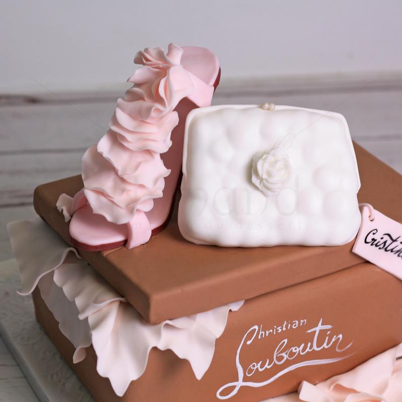 Tort cutie cadou Christian Louboutin