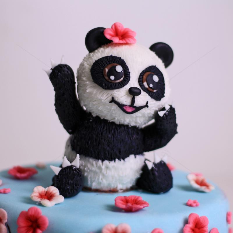 Tort Ursuletul Panda si flori de cires