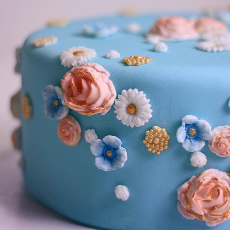 Tort floricele pastelate