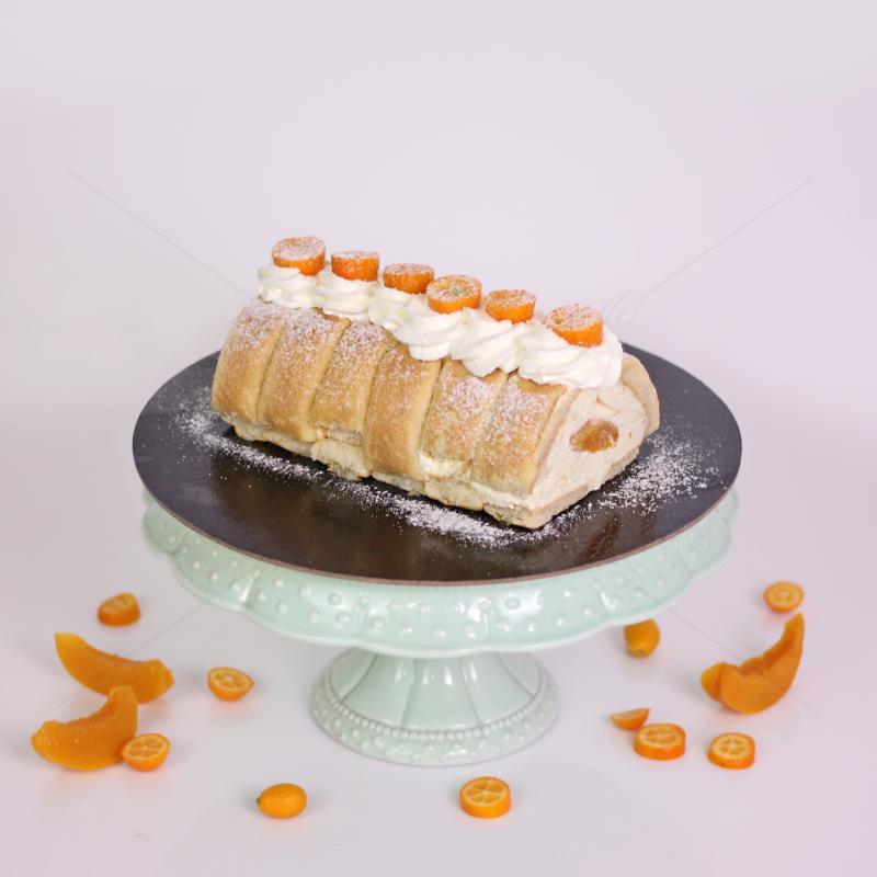 Rulada Cu Tiramisu Si Piersici