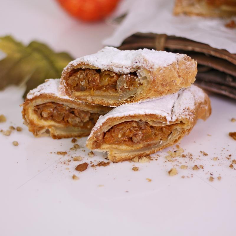 Mini Strudel cu Dovleac, Nuci si Scortisoara Mini Strudel cu Dovleac, Nuci si Scortisoara