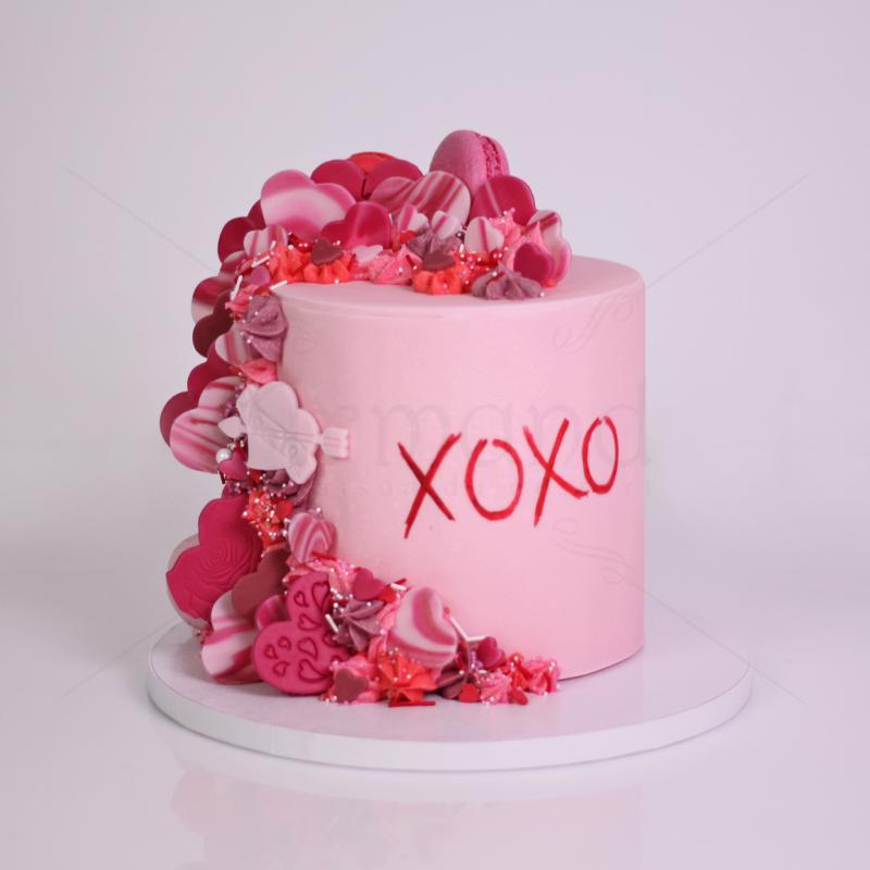 Tort "XOXO Love" – O Imbratisare Dulce