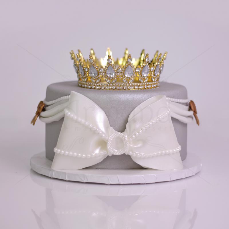 Tort Personalizat Cu Coronita - Majestic Grey