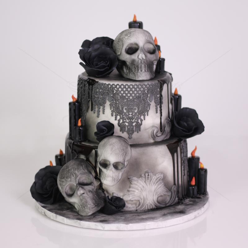 Tort Halloween cu Cranii, Trandafiri Negri si Lumanari