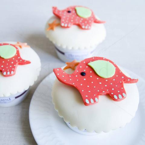 Cupcake Elefantel cu buline
