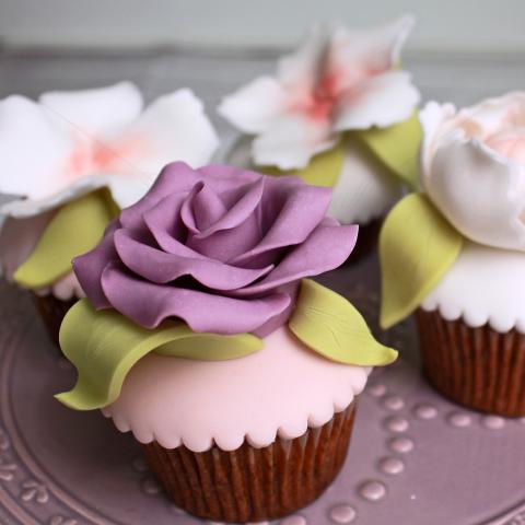 Colectie cupcake flori pastelate