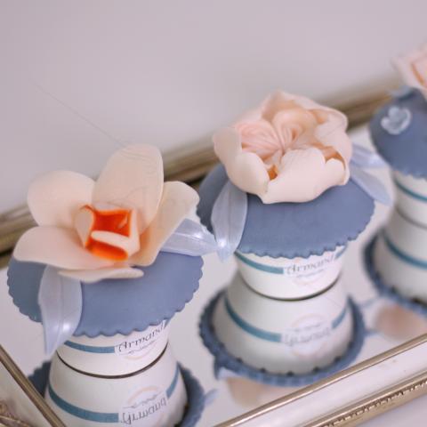 Colectie Cupcake Flori Colorate Elegante