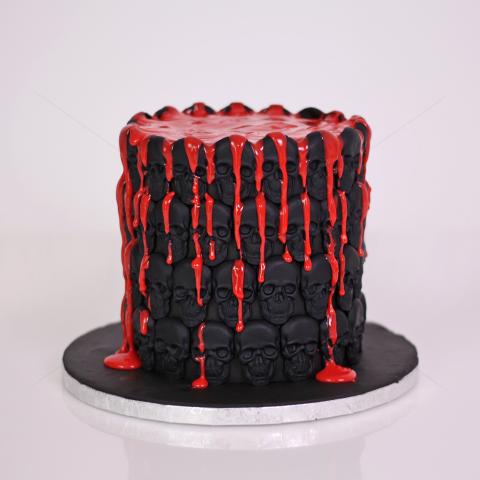 Tort Halloween cu Cranii si Glazura Rosie