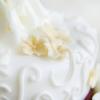 Tort de nunta Trandafiri albi si bentita maro-4