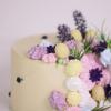 Tort in culori pastel si bezele -3