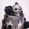 Tort Halloween cu Cranii, Trandafiri Negri si Lumanari-3